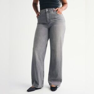 Abercrombie & Fitch Curve Love High Rise Loose Jean - SHORT